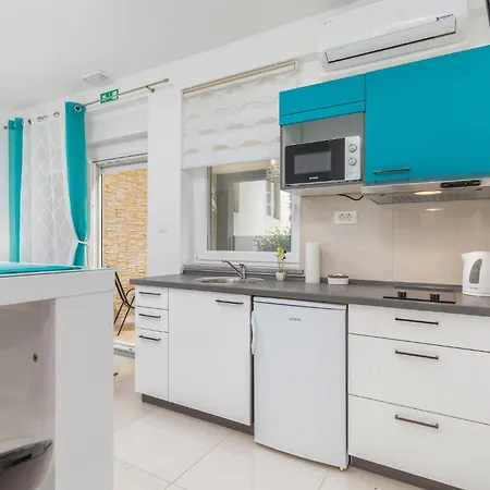 Lovely In With Wifi Apartment Pula