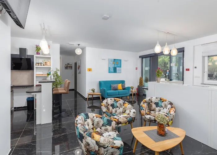 Lovely In With Wifi Apartment Pula